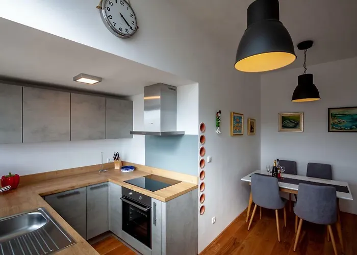Apartman Colosseum * Póla